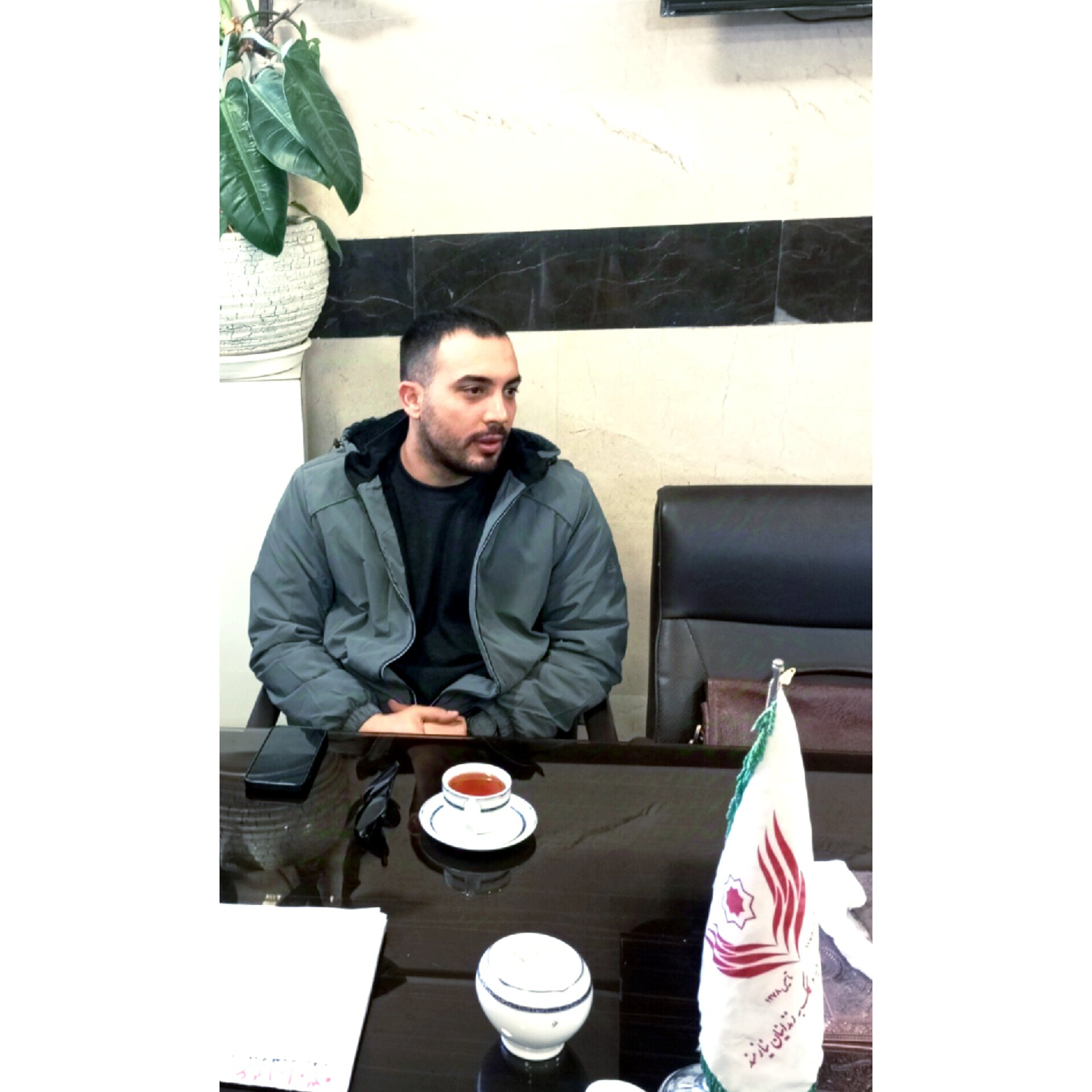 افتتاحیه ای با رنگ و بوی آزادی زندانی