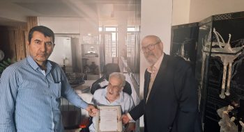 تقدیر از خیر پیشکسوت در عرصه خدمت به زندانیان معسر مالی توسط مدیر عامل ستاد مردمی دیه کشور
