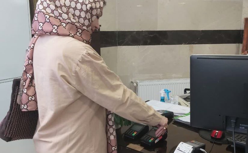 اهدائی مبلغ 150 میلیون ریال بانوی نیکوکار اصفهانی به نمایندگی از گروه آموزشی خود